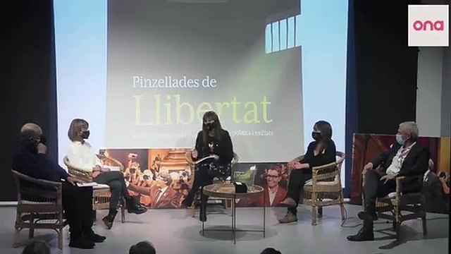 ️ Laura Borras durant la presentació del llibre Pinzellades de Llibertat de Pere Piquer