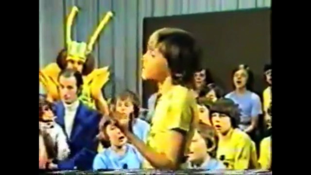 La chanson Demain, c'est un autre jour , interprétée par Les Poppys - 1977