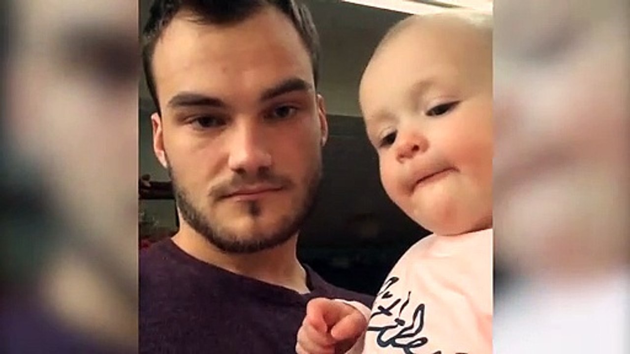 Ce bébé imite son père qui fait du beatbox
