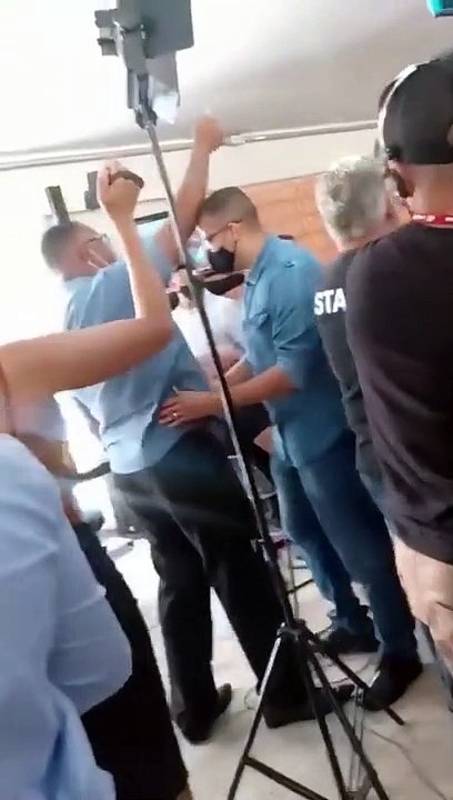 #MarchaDaFamiliaCrista  Doria ao ser questionado por que fechou as Igrejas e está fazendo aglomeração, ironiza: “Deus te abençoe”.