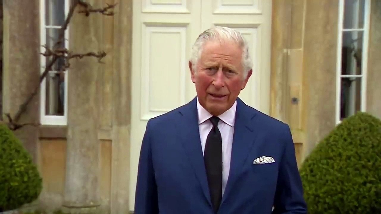 Regardez le Prince Charles qui sort du silence et rend pour la première fois hommage publiquement à son père, le Prince Philip
