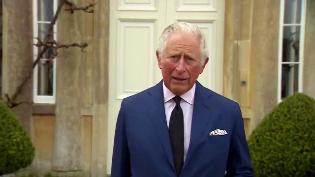Regardez le Prince Charles qui sort du silence et rend pour la première fois hommage publiquement à son père, le Prince Philip