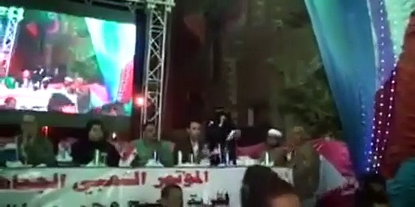 Sisi'nin vekillerinin üzerine dev ekran devrildi
