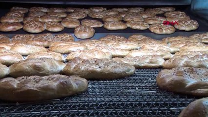 MERSİN'DE 400 GRAMLIK RAMAZAN PİDESİ 1,5 TL