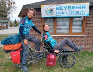 Tandem bisikletiyle Avrupa turuna çıkan Fransız çift Konya'da mola verdi