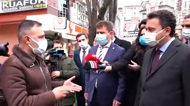 Ali Babacan’a elindeki ödenmeyen çeki gösteren esnaf böyle isyan etti: Gerçekten çok bunaldık