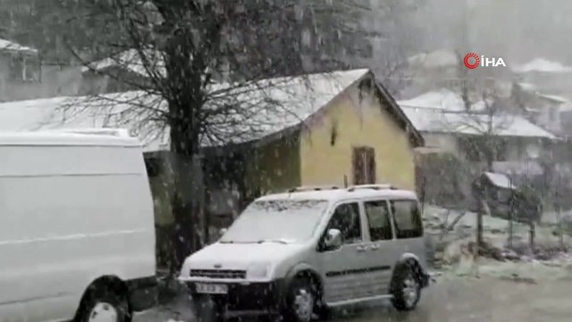 Lapa lapa yağan kar Osmaniye’nin yüksek kesimlerini beyaza bürüdü