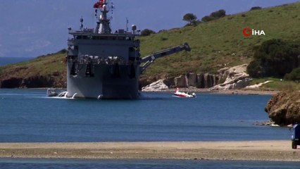 Foça'da düşen uçağın enkazı kaldırıldı