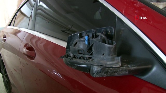 Öfkeli genç, Rus kadının lüks aracını hurdaya çevirip cep telefonuyla da kaydetti