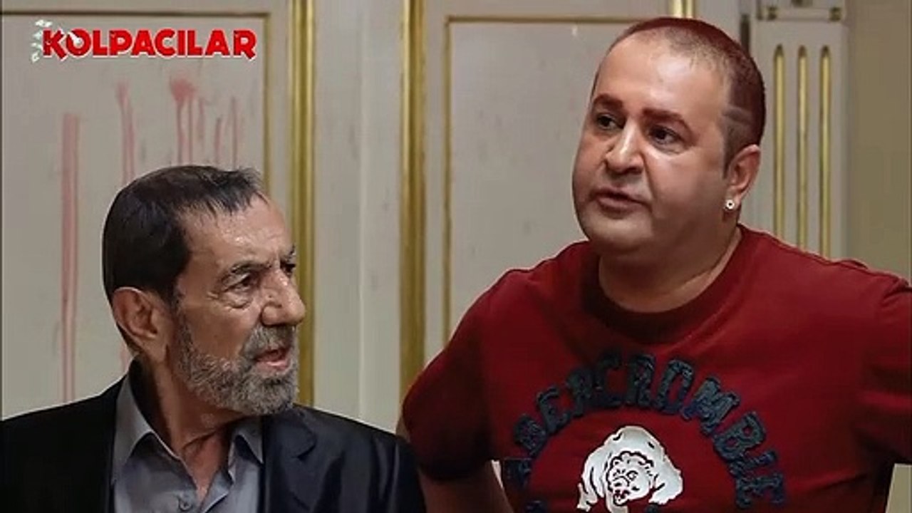 ''Bu kapının hali ne bilader ya napıcaz biz bu cesetleri sokarım ben böyle işin içine''