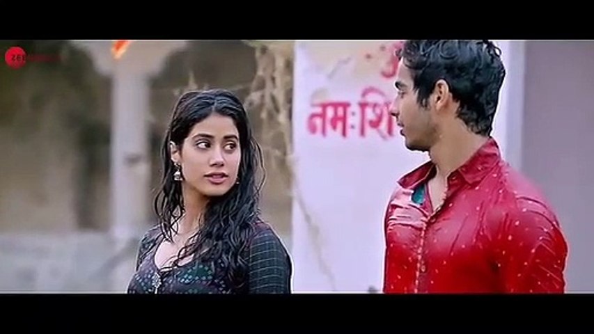 Romantic Scenes || Dhadak || Hindi