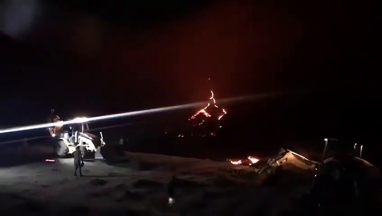 Realizan trabajos para desviar el flujo de lava del volcán de Pacaya
