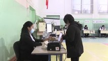 Kırgızistan'da anayasa referandumu ve yerel seçimler için yapılan oy kullanma işlemleri sona erdi
