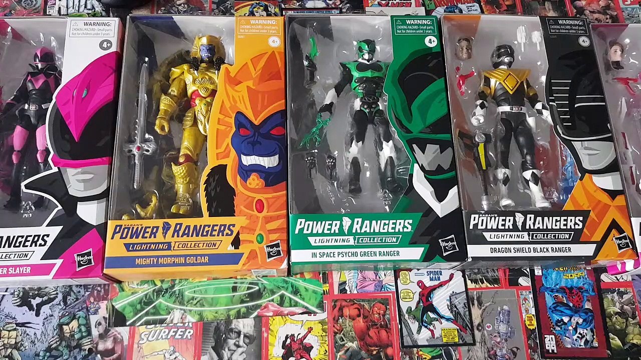 Abriendo varias figuras de Power Rangers Lightning Collection