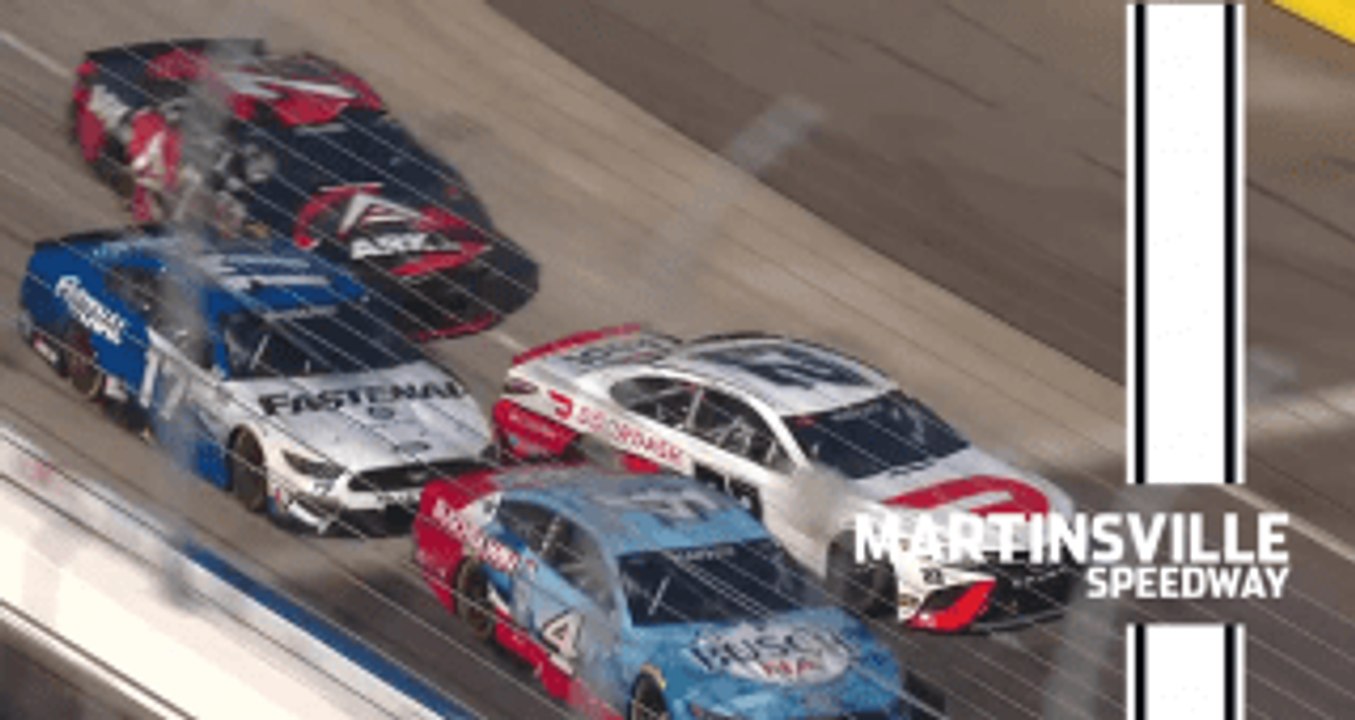 Bubba Wallace, Kevin Harvick bang fenders at Martinsville video