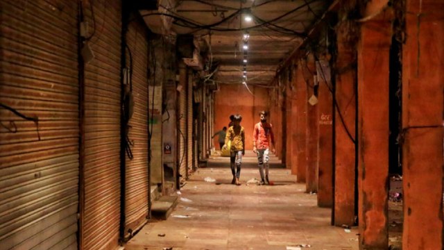 Lockdown fear in Maharashtra, Corona blast in UP