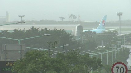 [날씨] 강풍 호우에 제주 항공편 결항...봄 날씨의 심술 / YTN