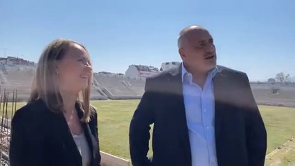 Неделна разходка на Борисов и Каназирева до стадион "Локомотив"
