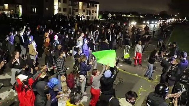 احتجاجات في مينيابوليس بعد مقتل أميركي أسود على أيدي الشرطة