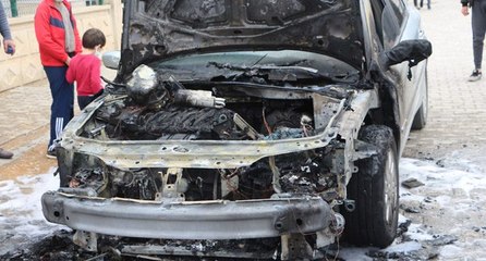 3 gün önce satın aldığı otomobil alev alev yandı