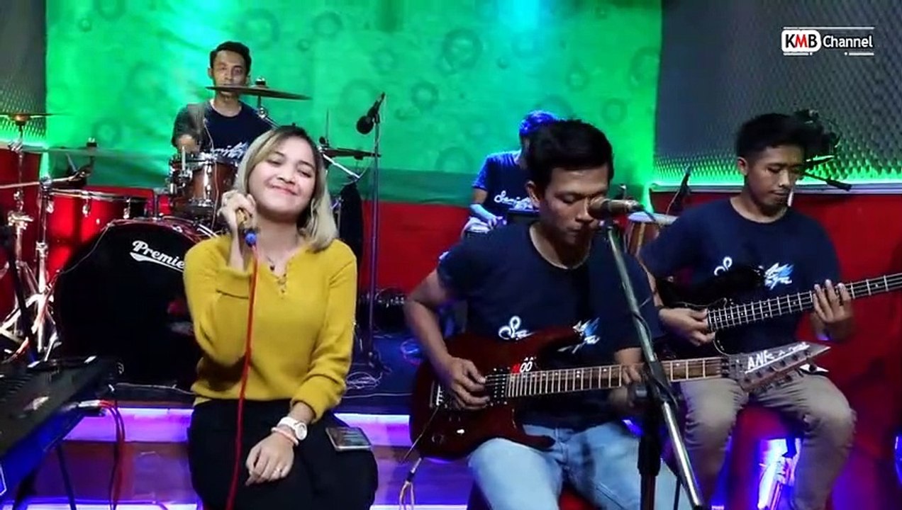 AKU IKHLAS - Cipt. AFTERSHINE (COVER Putri Kristya Feat. Ank guitar KMB)