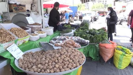 İranlılar Kovid-19 ve ekonomik kriz gölgesinde ramazan ayını karşılamaya hazırlanıyor