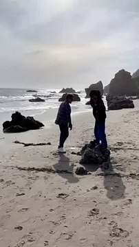 Laeticia Hallyday, Jalil Lespert et Joy sur Instagram, le 12 avril 2021.