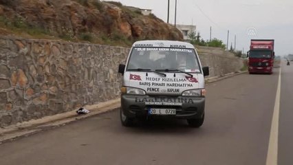 Son dakika haberi... "Elmacı Dede"den Suriye sınırındaki askerlere destek