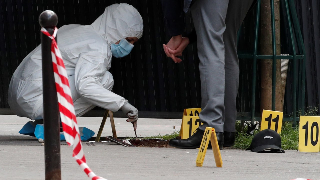 Fusillade devant un hôpital à Paris : «J'ai entendu 2 coups de feu, puis 4 autres», raconte un témoin