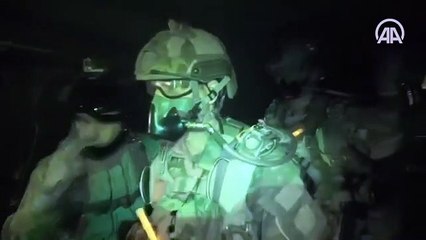 MSB'den Özel Kuvvetlerin gece paraşütle sızma atlayışına ilişkin video paylaşımı