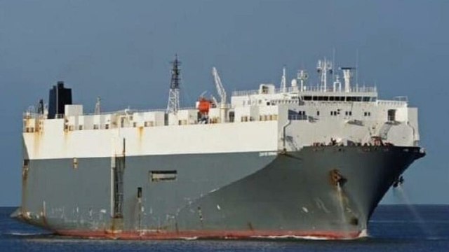 Tuzla'da gemi karaya oturdu