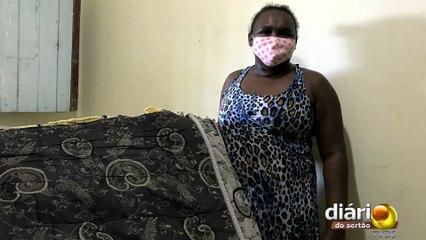 Sem condições,mãe de família chora com dores e pede colchão novo na zona norte de Cajazeiras