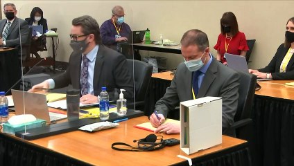 Cardiólogo afirma que George Floyd murió de asfixia