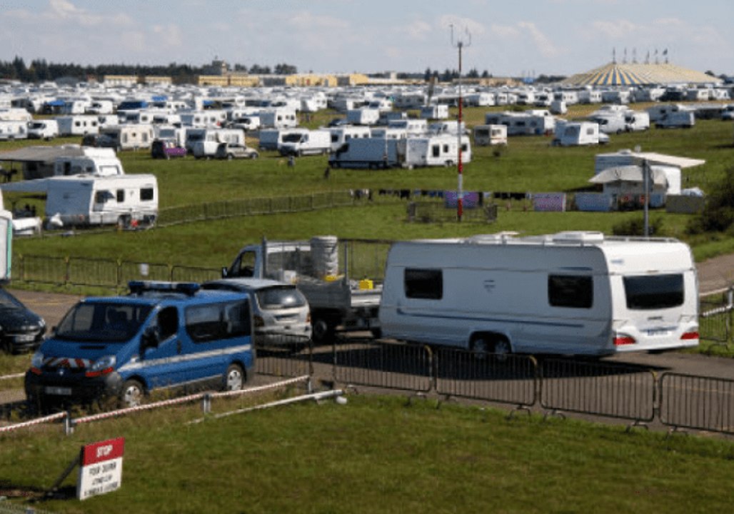 “Que cet Etat redevienne un Etat” : un maire des Alpes-Maritimes dénonce l’invasion des Gens du Voyage