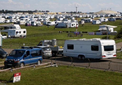 “Que cet Etat redevienne un Etat” : un maire des Alpes-Maritimes dénonce l’invasion des Gens du Voyage