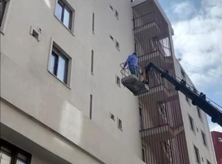 Ne evlilik teklifi ne sevgiliye sürpriz! Vinç kiralayan gencin sebebi çok daha duygusal