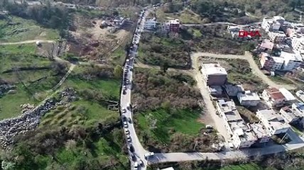 Burası ne sınır kapısı ne de bir tatil yöresi... Ama araç kuyruğu kilometrelerce uzadı