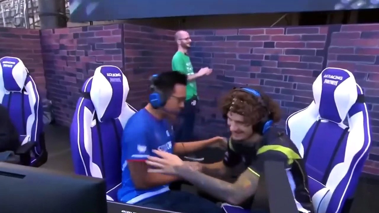 Michou Rediff Live Avec La Team Croûton Sur Among Us Découverte De La Nouvelle Map + Fortnite !