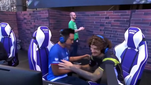 Michou Rediff Live Avec La Team Croûton Sur Among Us Découverte De La Nouvelle Map + Fortnite !