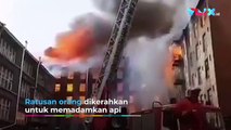 Ngeri! Pabrik Bersejarah di Rusia Terbakar!