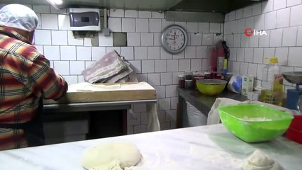 Annesinden öğrendiği ekmeği tüm Türkiye’ye gönderiyor