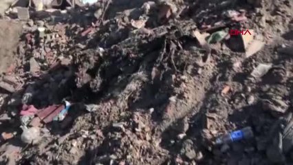 LARİSSA, EVLERİN DUVARLARI ARASINA, HALILARIN ALTINA KONULAN UYUŞTURUCULARI BULDU