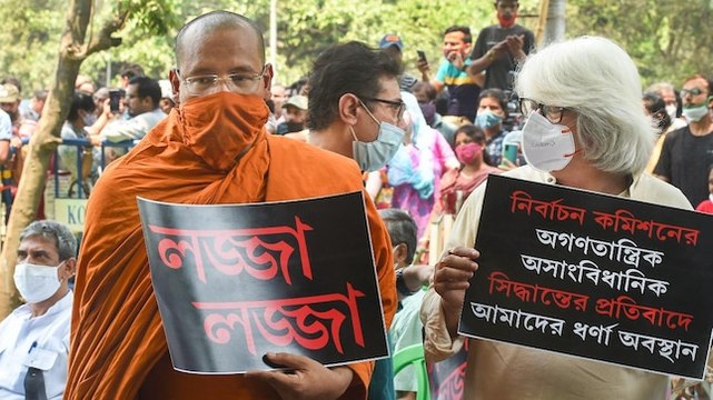 Bengal Elections: Mamata Banerjee leaves Dharna site after 3 hours of protest against EC