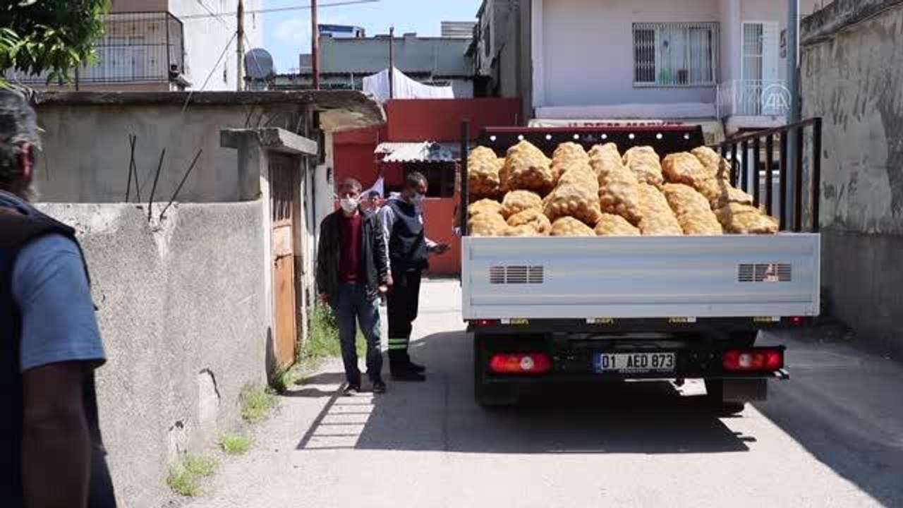 TMO'nun çiftçiden aldığı patateslerin Adana'da ihtiyaç sahiplerine dağıtımına başlandı