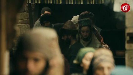 عثمان يقطع يد لص قام بسرقة نقود إمرأة