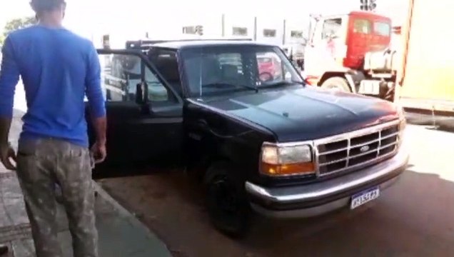 Garupa de moto fica ferida em acidente na Rua Jorge Lacerda