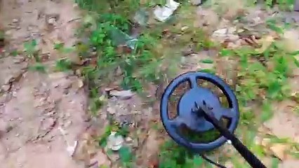 Treasure huntmetal detector found gold mine in deep mountains-YoutubeConvert.cc