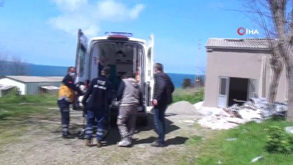 Sinop’ta tamir için çıktığı çatıdan düşen işçi ağır yaralandı