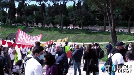 Video herunterladen: Roma oggi nuova manifestazione pacifica dei ristoratori e delle partite iva al Circo Massimo La voce dei manifestanti - parte due