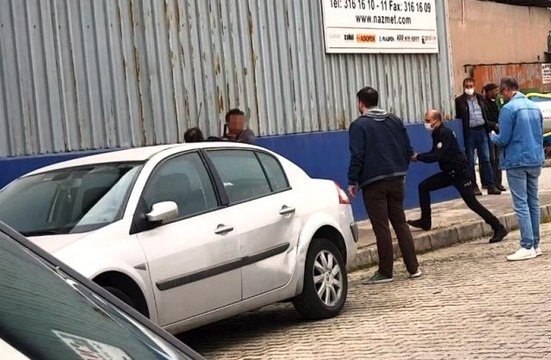 Son dakika haberleri... Polis kafasına dayadığı tüfeği böyle aldı